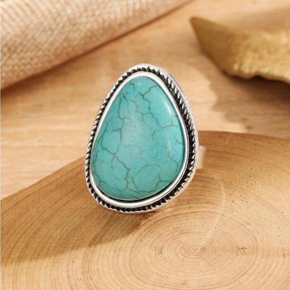 BOHEMIAN TURQUOISE OVERSIZED SILVER RING - Picture 5 of 5